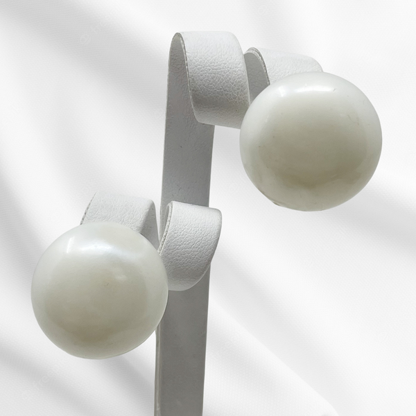 Pearlescent White Earrings - 7/8th inch