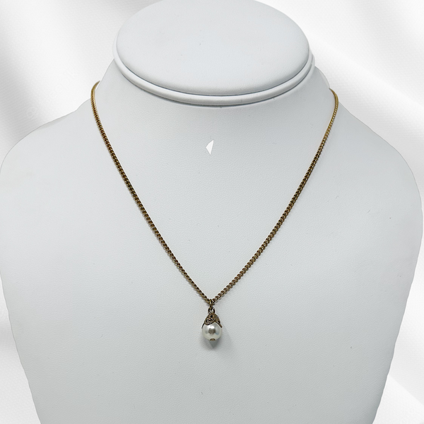 Tiny Pearl Pendant Necklace